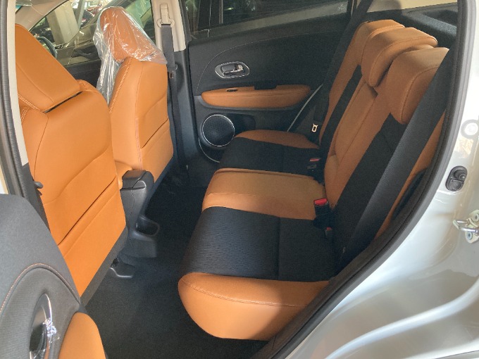 おすすめ車両のご紹介【中古車、登録済み未使用車】SUV・ミニバン03