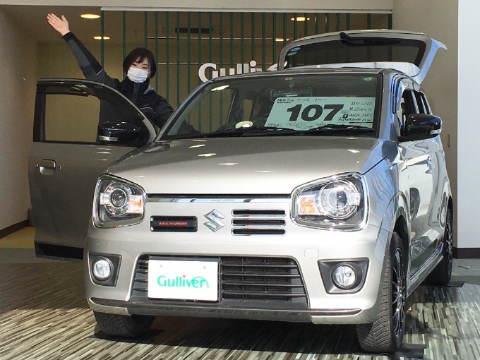 本日、ガリバー福島鎌田店の店内には 新しい展示車が並びました！！