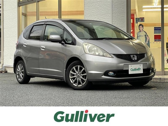 最新入荷車両のご紹介！！！H21 フィット 