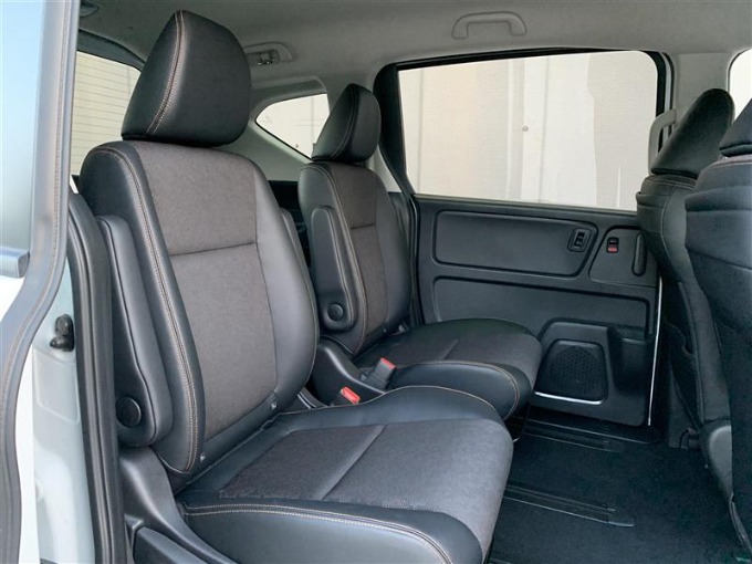 ☆オススメ車両のご紹介☆中古車・登録済み未使用車【SUV・ミニバン】02