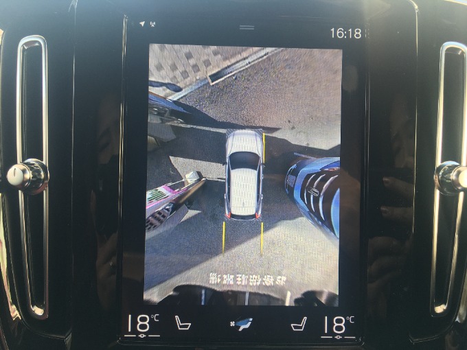 【ボルボXC40R3式】未使用車！人気SUV入庫しました！03