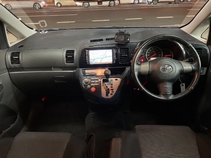 【H16式トヨタウィッシュ】ルーフレール付きの7人乗り入庫しました！03