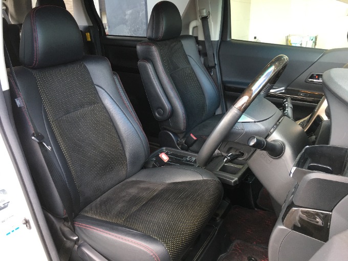 装備が充実した「ヴェルファイア　2.4Z　ゴールデンアイズⅡ」02