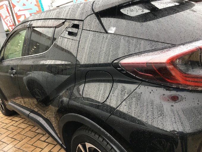 給油口がどちらにあるかド忘れしてしまった場合、矢印をご確認ください！02