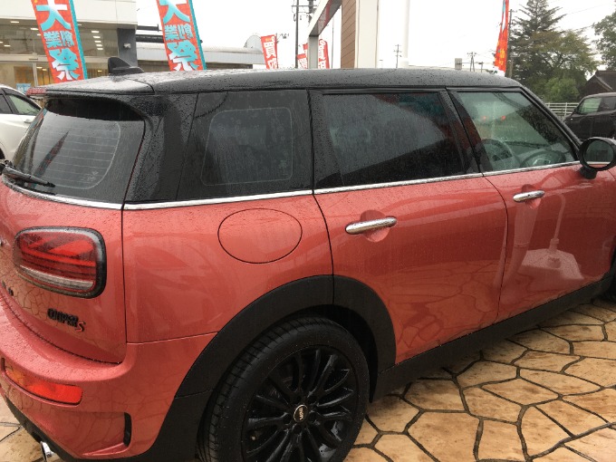 給油口がどちらにあるかド忘れしてしまった場合、矢印をご確認ください！06