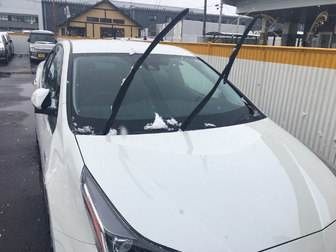 ワイパーは立てましょう！