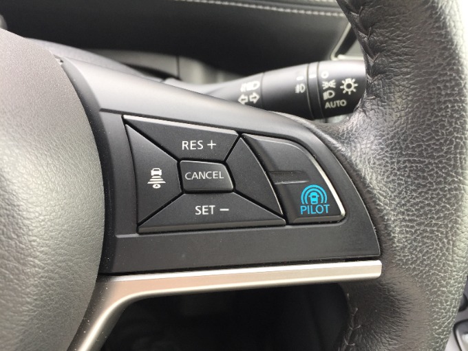 おすすめ車両の紹介♪【中古車・登録済未使用車】SUV・ミニバン02