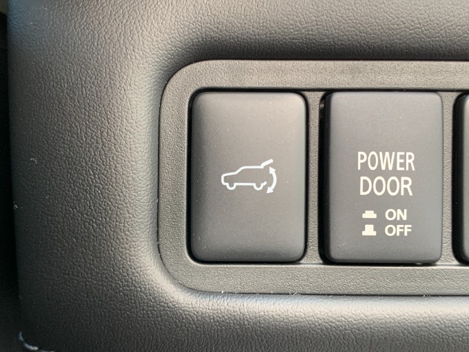 おすすめ車両の紹介♪【中古車・登録済未使用車】SUV・ミニバン03