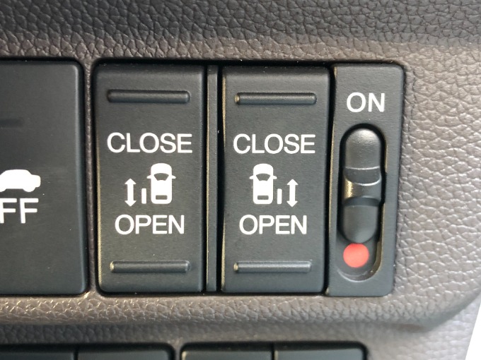 おすすめ車両の紹介♪【中古車・登録済未使用車】SUV・ミニバン03