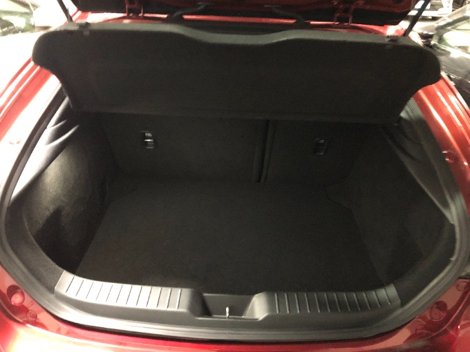 オススメ車両のご紹介【中古車・登録済未使用車】SUV・ミニバン04