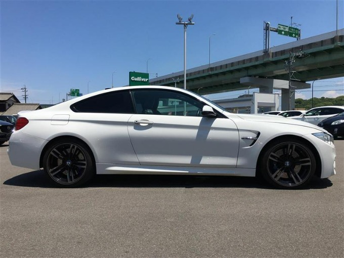 【新着在庫】BMW M4が入荷しました!06