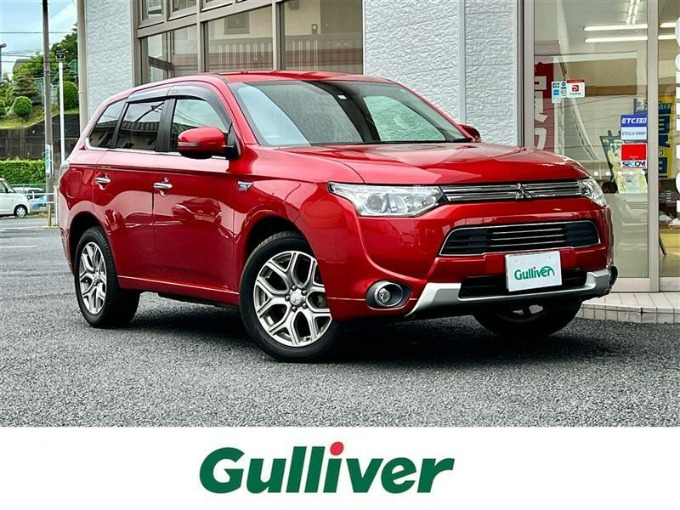 中古車入荷情報‼　H27 アウトランダー PHEV