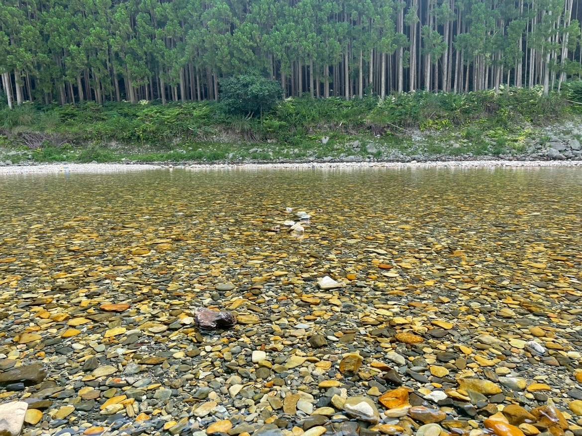 川遊びにはミニバン！！01