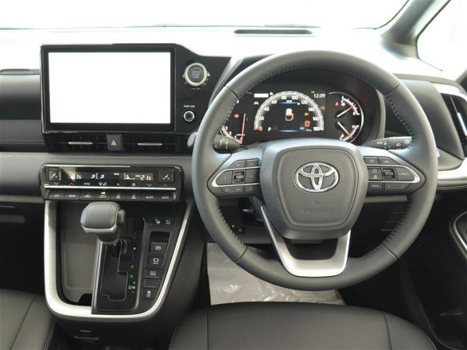 ファミリーカーとして人気!〜最新仕入れ車両のご案内〜03