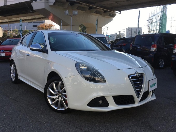 ☆★最新入荷情報☆★中古車　アルファロメオジュリエッタ