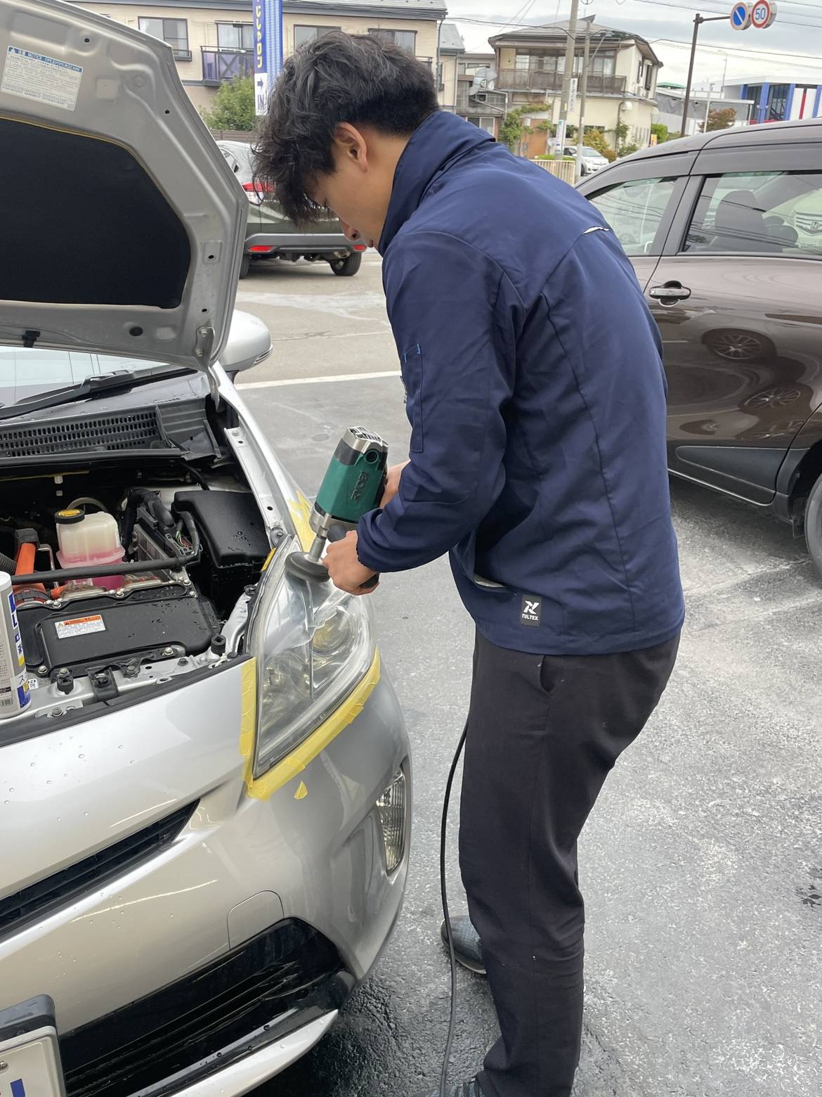 ヘットライト磨き作業02