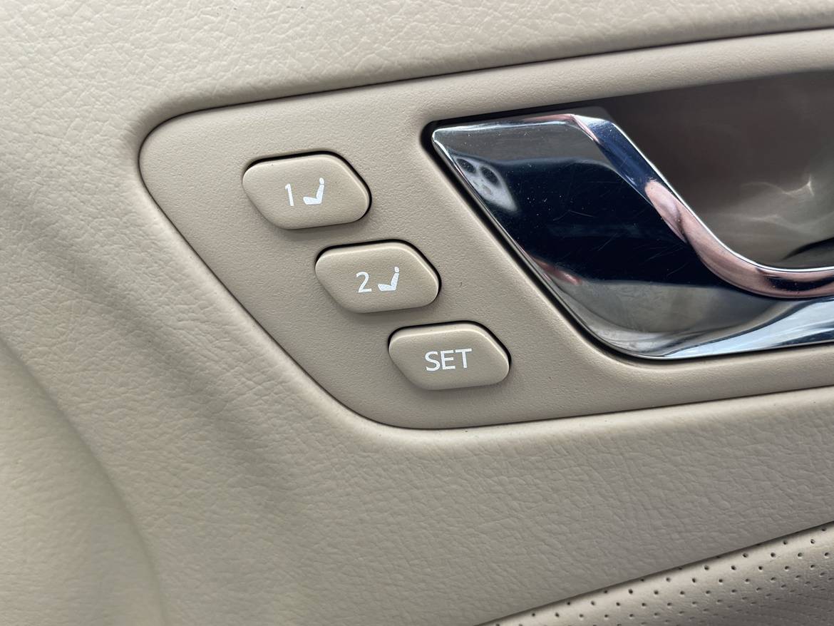 シートポジションメモリー01