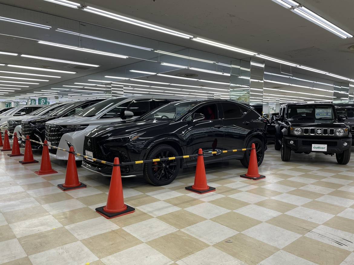 店内にも人気車種ずらり！