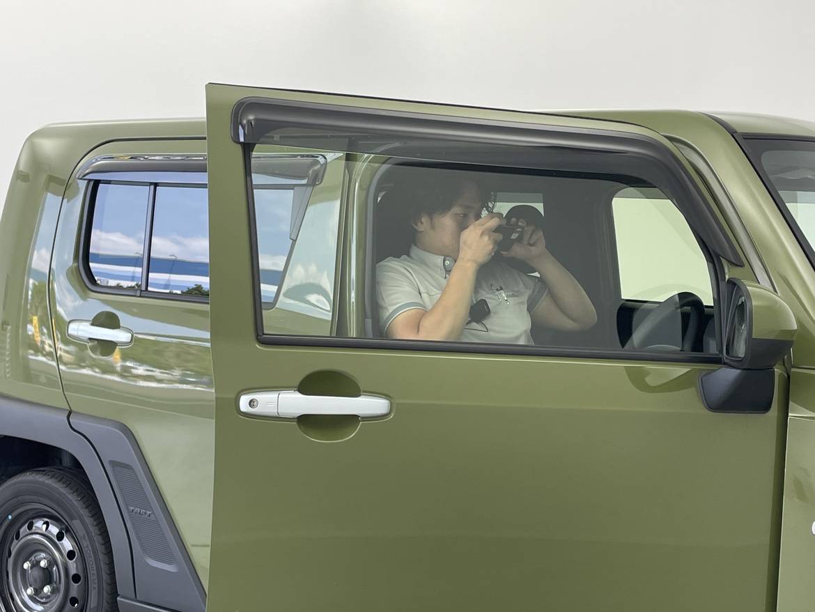 店舗の右側に隠し部屋が。。01