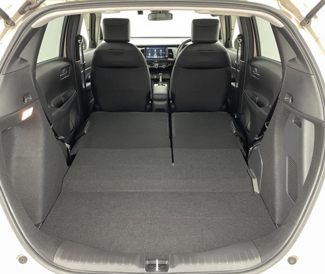 おススメの車両紹介!~R5フィットHV~02