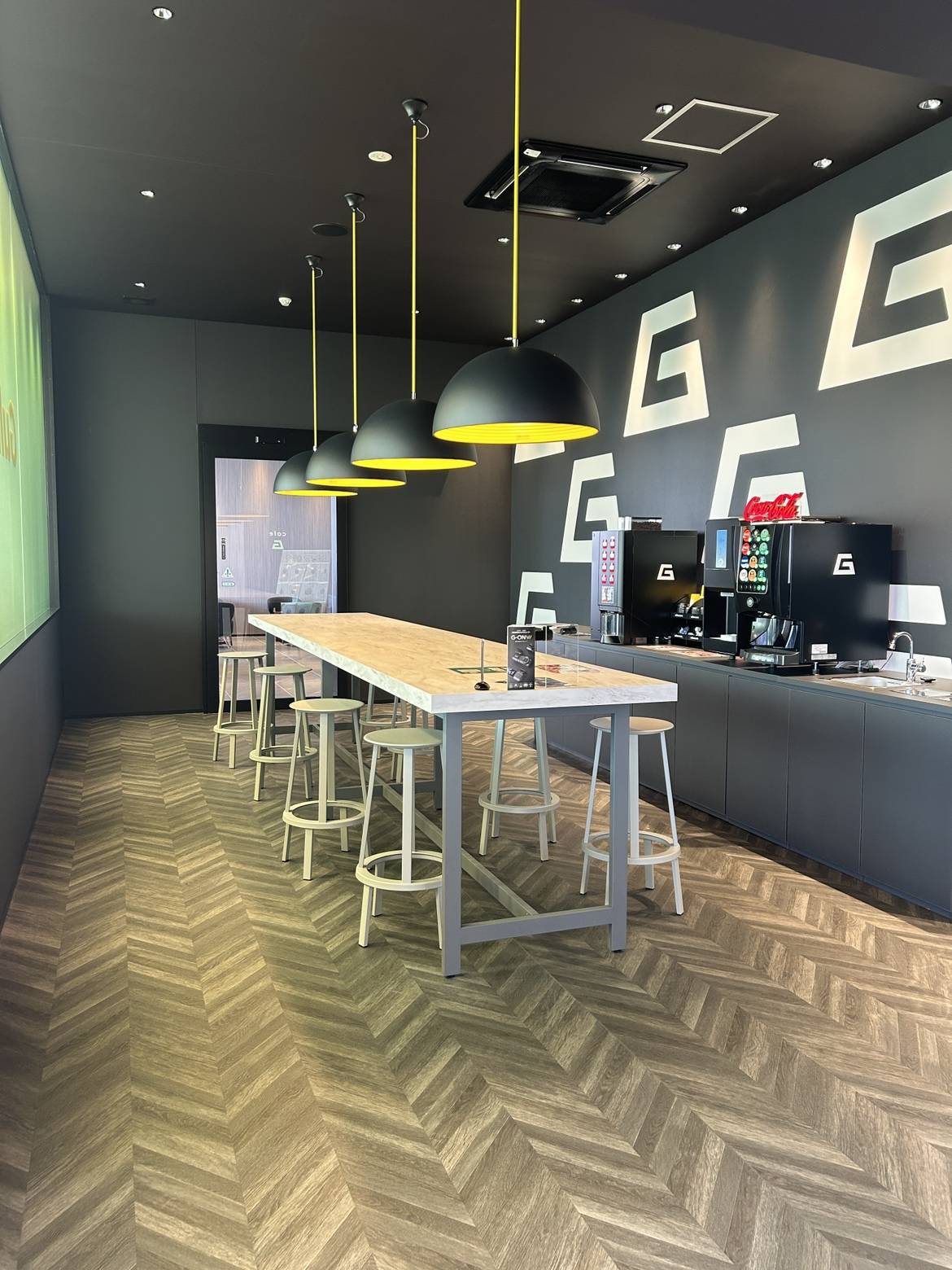 【スタッフ紹介】　ぜひご覧ください！！01