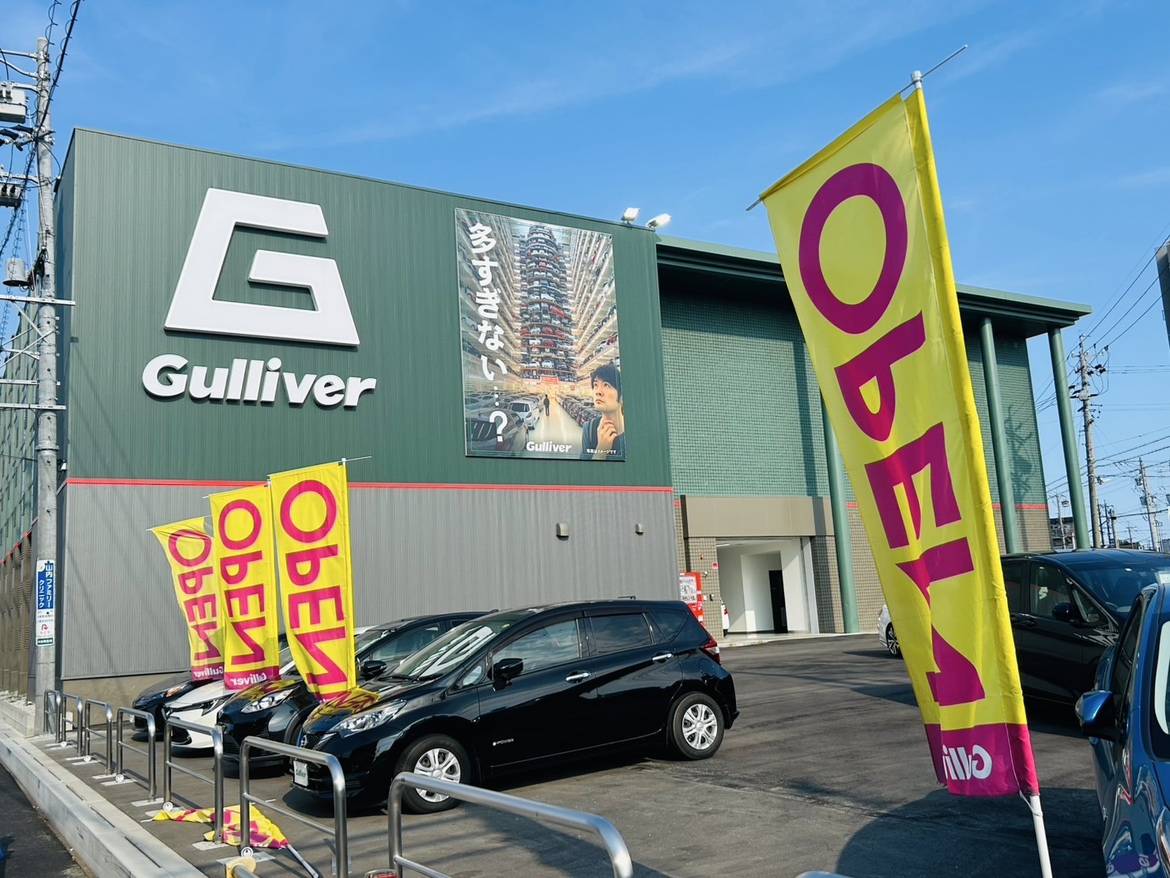 暑い中の展示場づくり！！！
