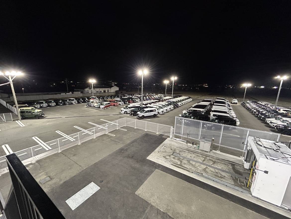 【店舗紹介①】夜でも明るい！？展示場をご紹介します！！01