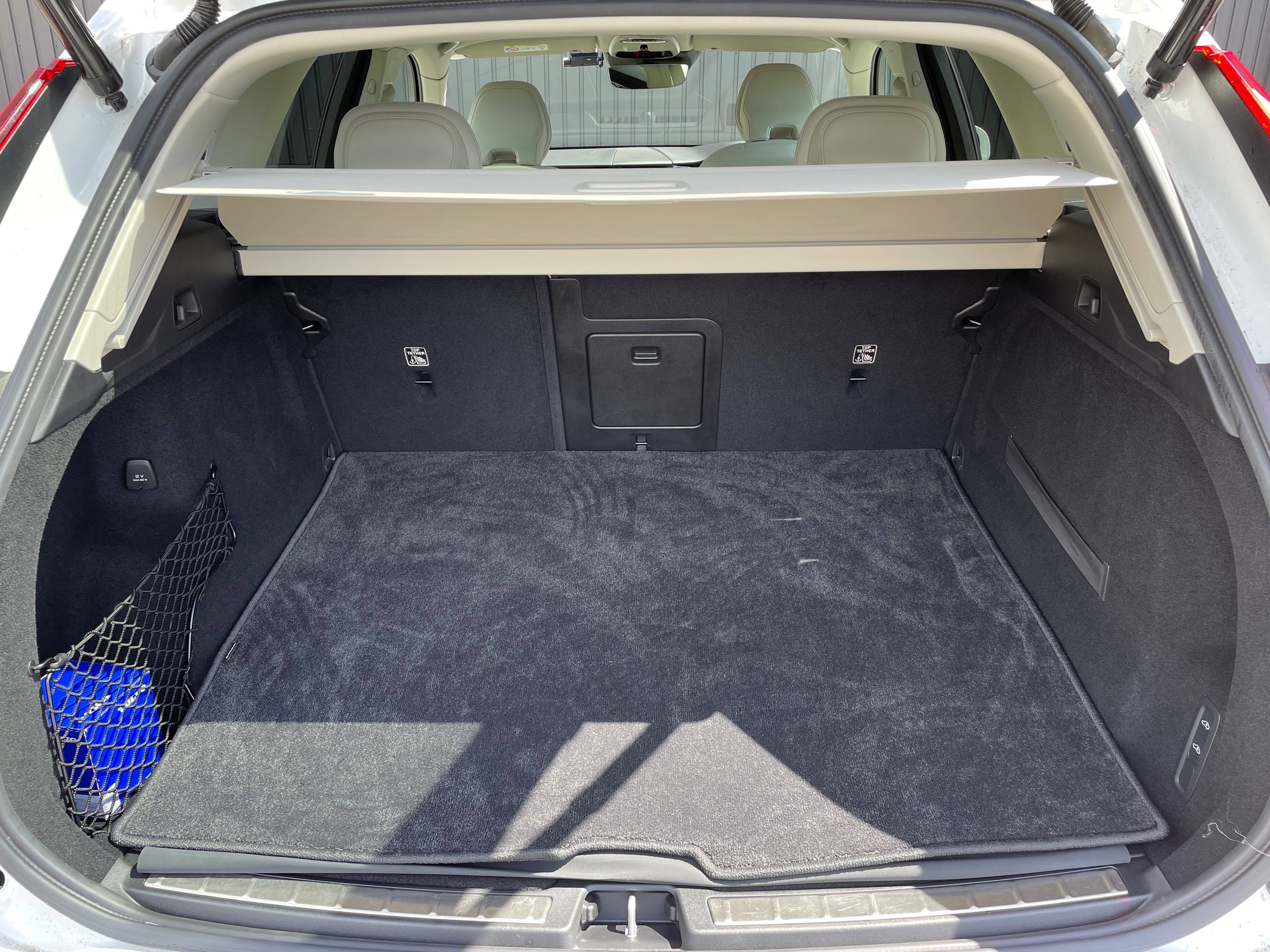 特集:秋の行楽シーズンに乗りたい車 ①ボルボXC6003