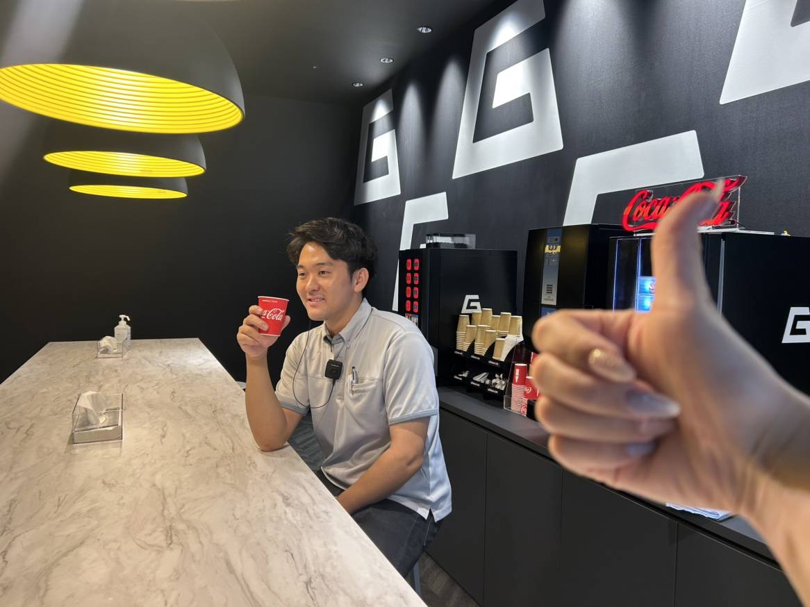♪ 当店自慢のカフェスペース ♪