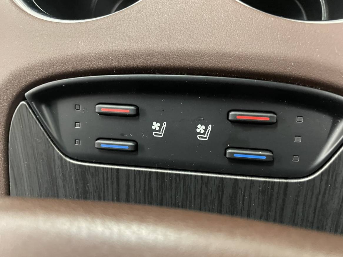 ☆おすすめ展示車両☆04