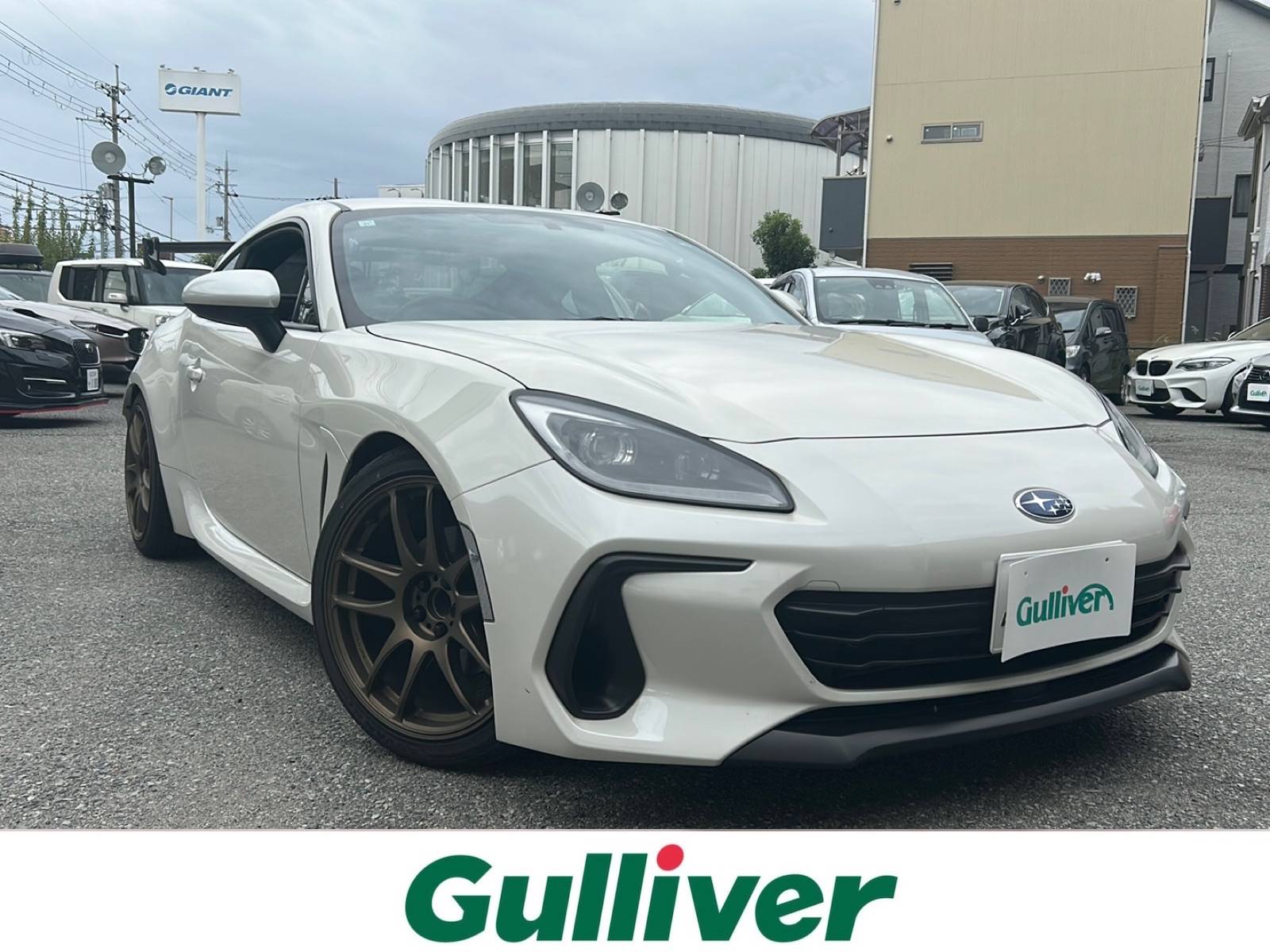 【おすすめ入庫車両のご紹介】スバル BRZ 2.4 S ）（2023年式 パール）
