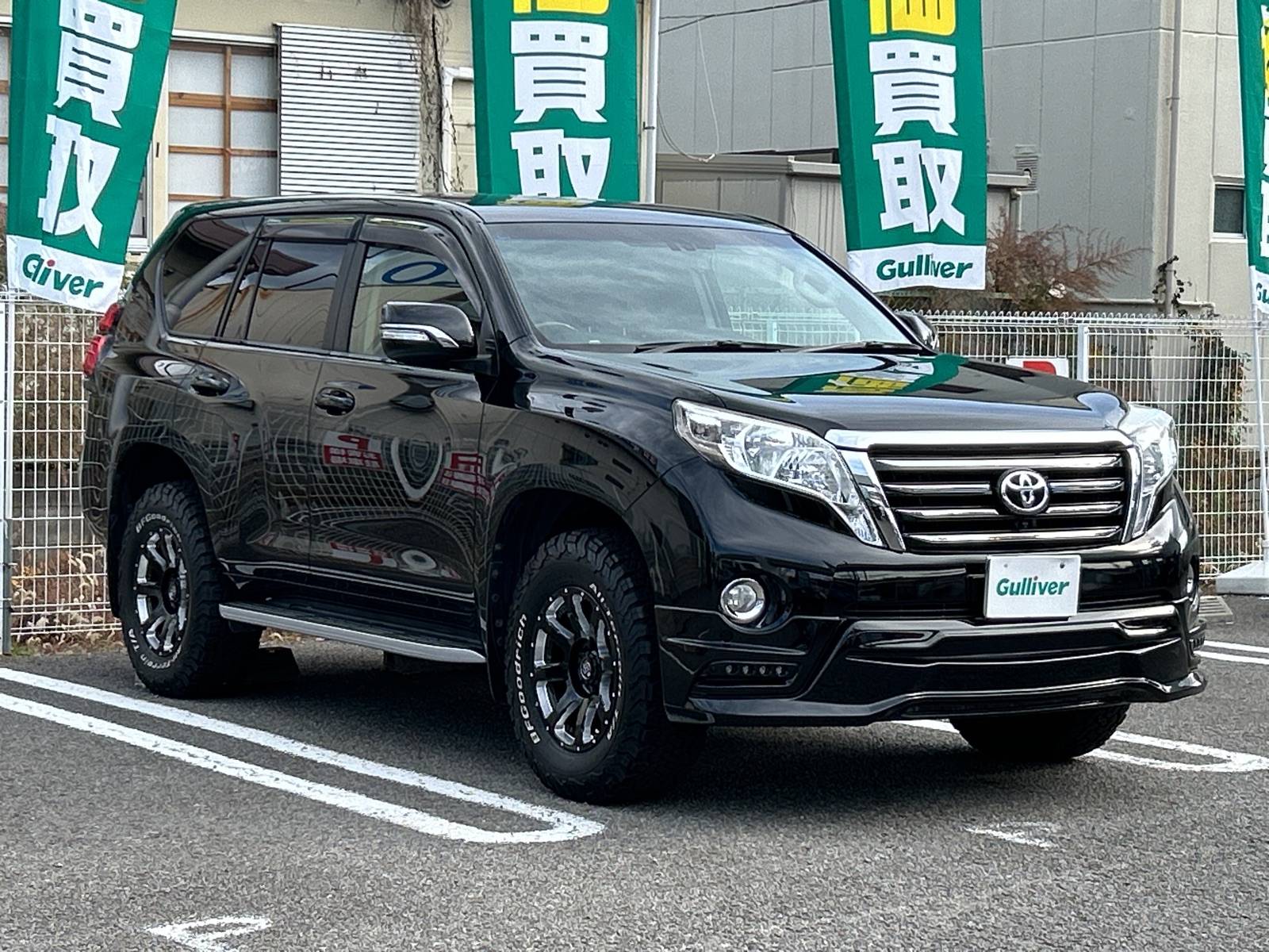 SUVの王道、その名はプラド。