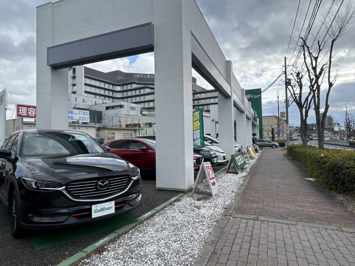 入れ替わりも早いですが、次々と良い車が入庫しています。