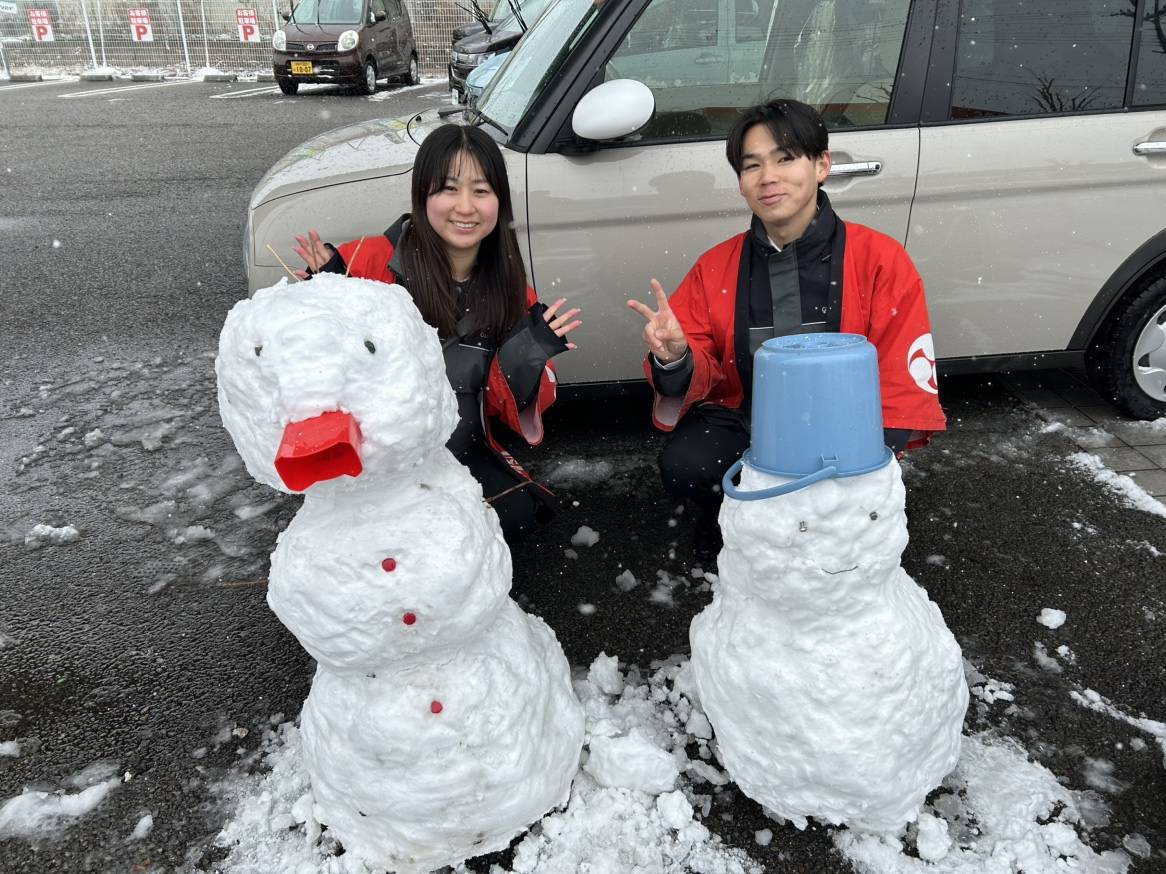 今日の川西は雪景色。それでも元気に営業中です！