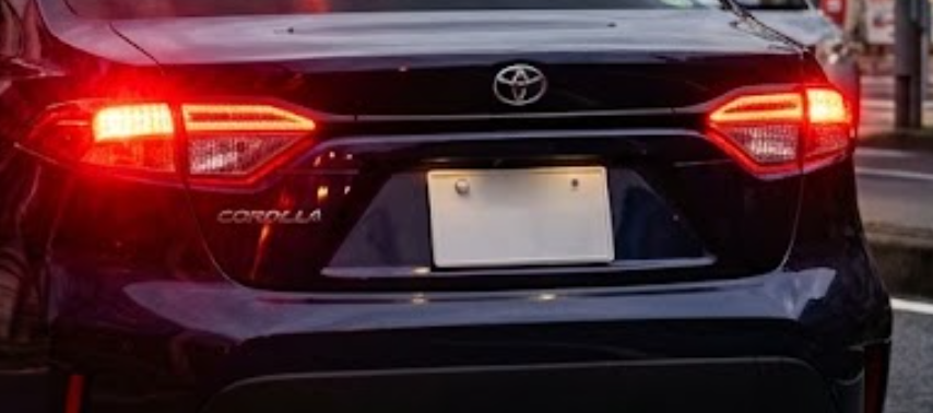 車のライトにはどんな種類がある？意外と知らないライトの役割