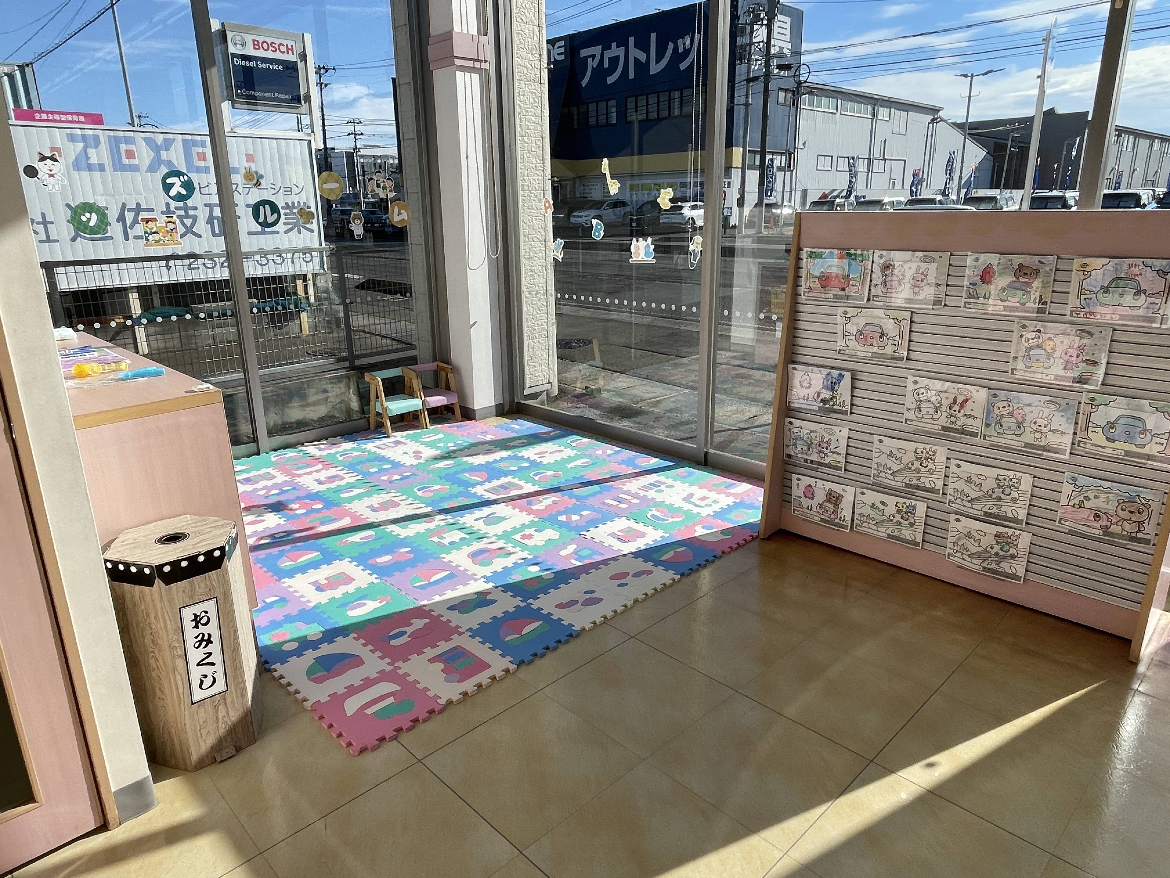 キッズスペース完備♪　お子さん連れでも安心してご来店OK！