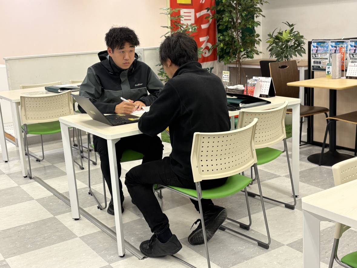 【成長の第一歩】先輩営業マンとの勉強会！日々奮闘中の新卒！！！