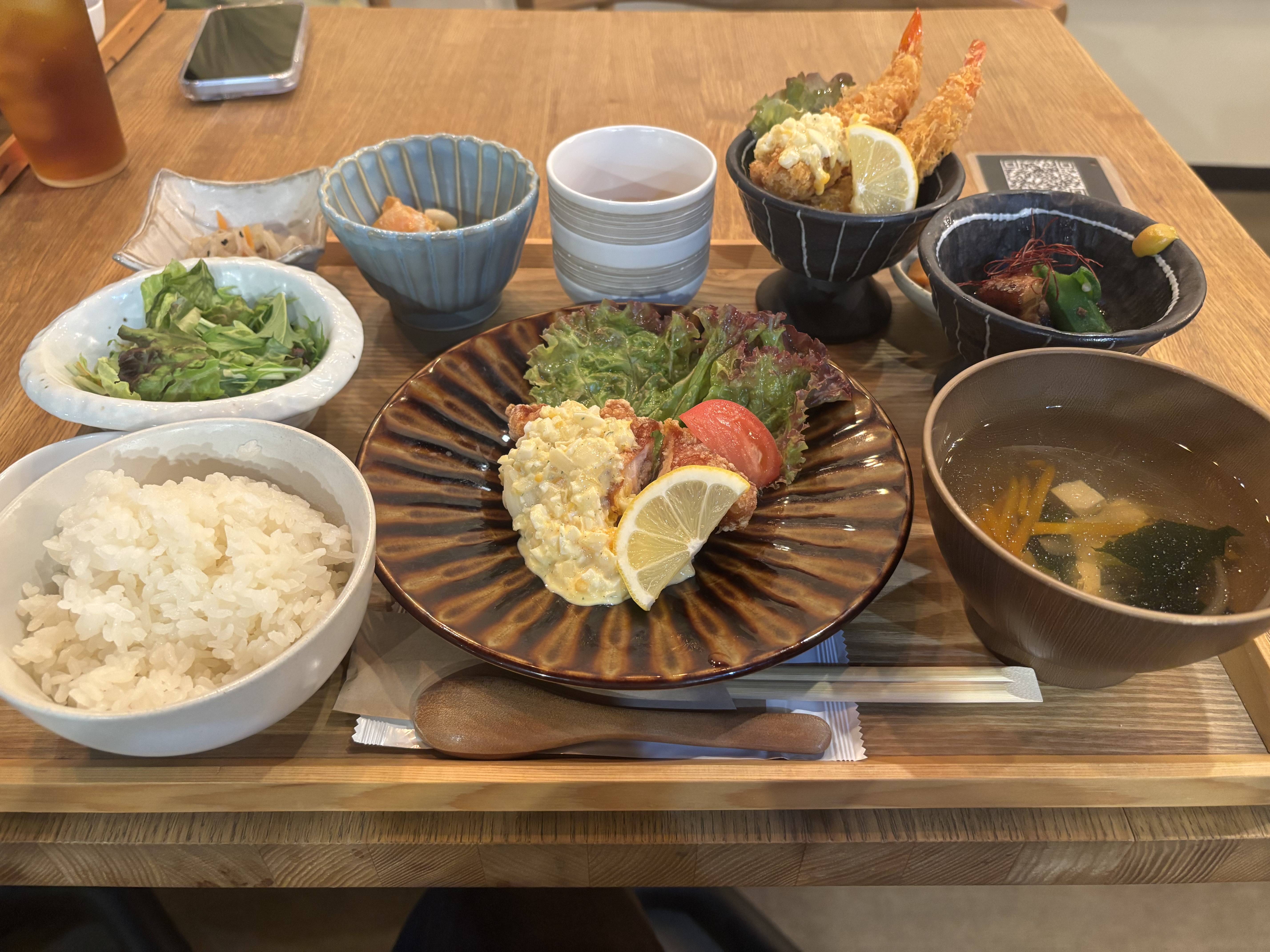 定食屋さんに行きました！