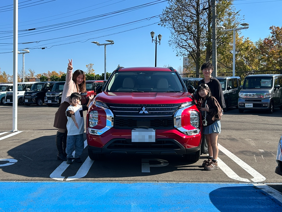 三菱　アウトランダーを納車させていただきました！