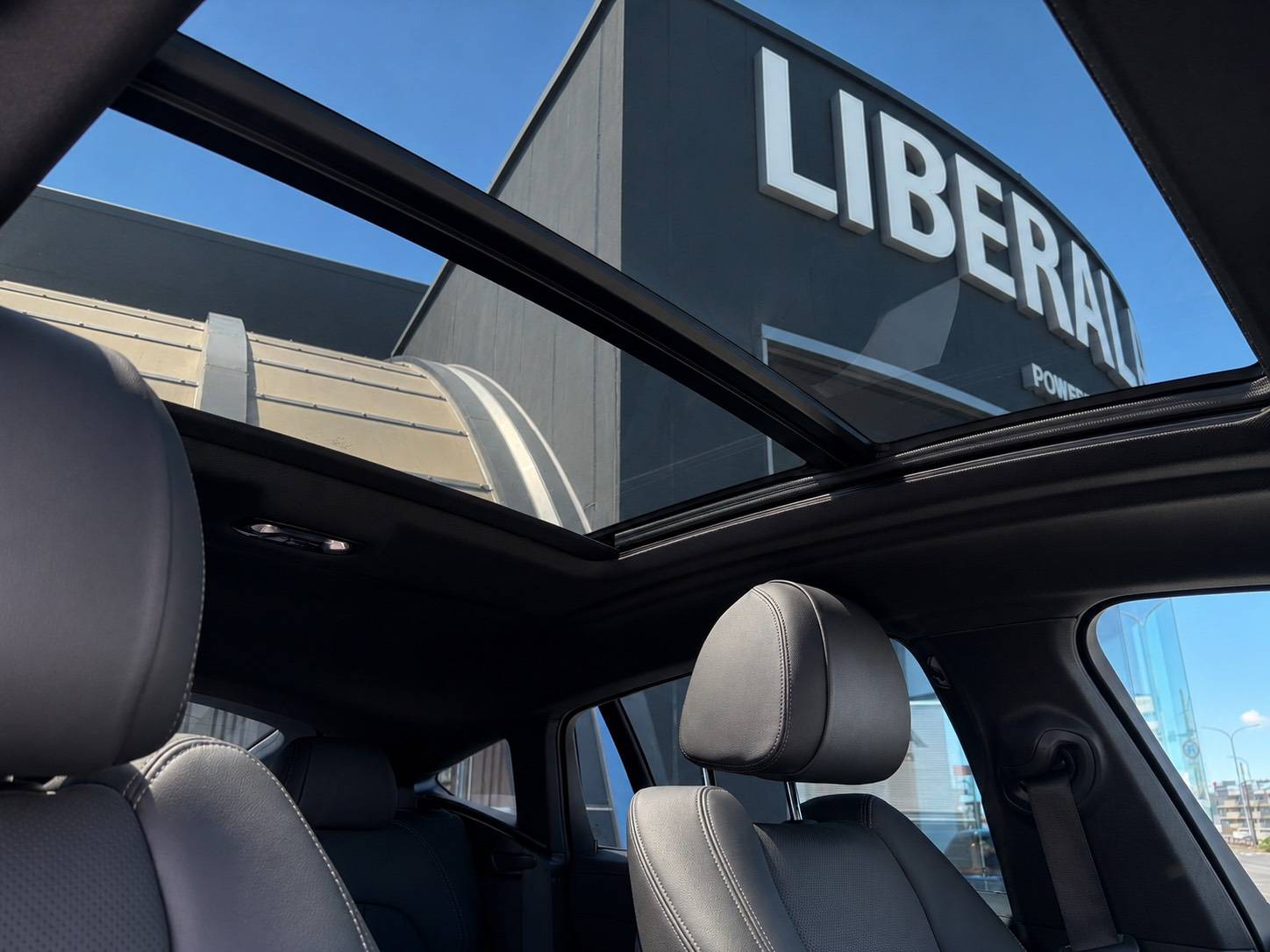 LIBERALA一宮のお立ち台08