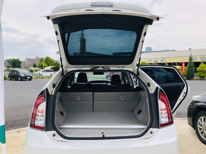 ✴︎☆ H25年式 トヨタ プリウス S ツーリングセレ G’s ☆✴︎03