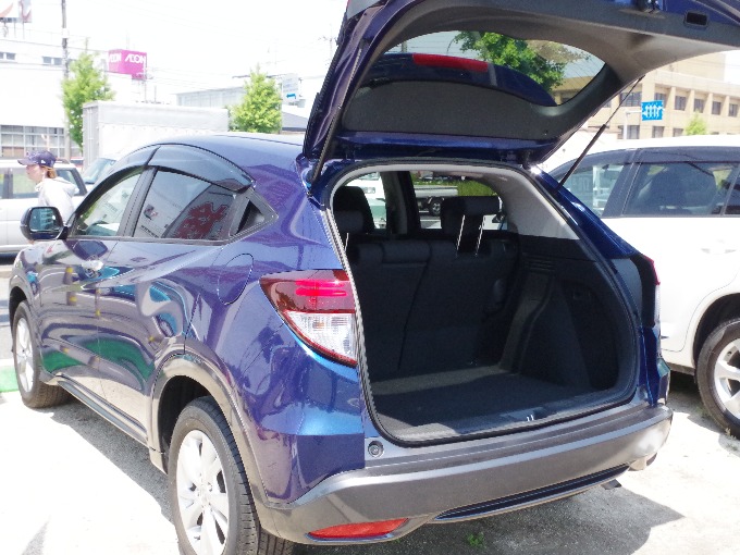 ★☆H27年式 ホンダ ヴェゼル ハイブリッド X 入荷しました！03