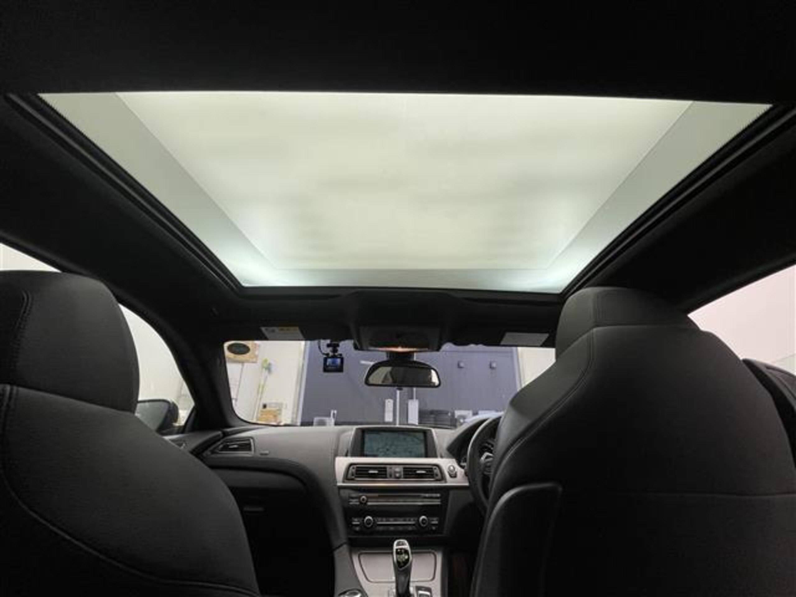 サンルーフ・ガラスルーフとは