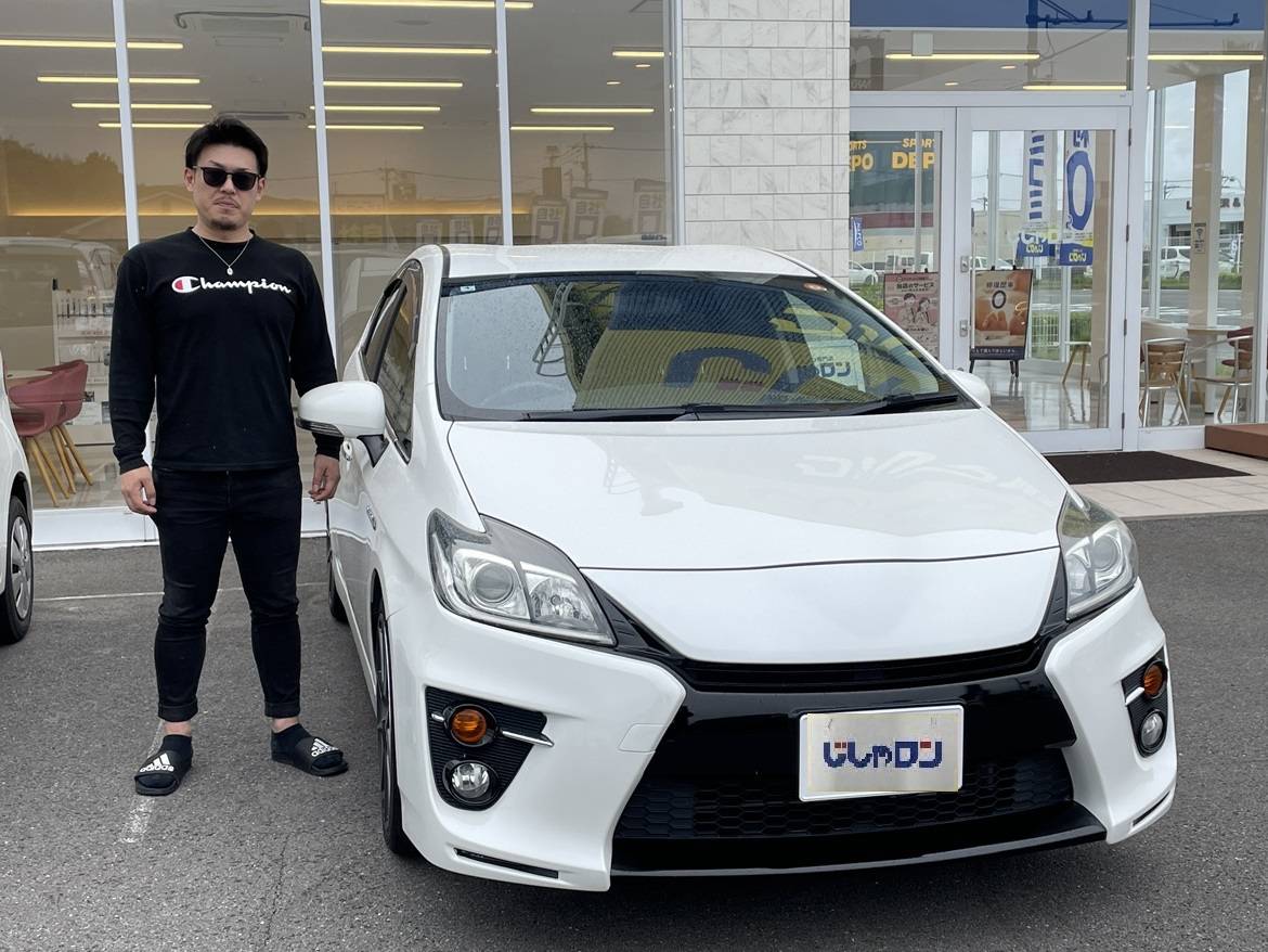 トヨタ　プリウス　ご納車させていただきました！