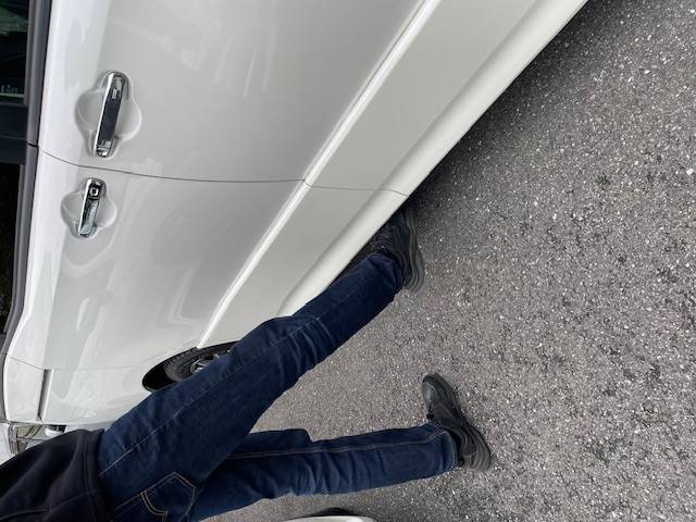 ハンズフリーオートスライドドア・ハンズフリーパワーバックドア01