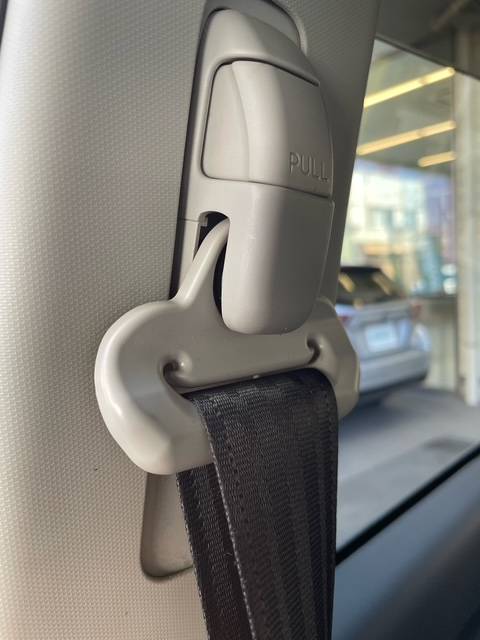 シートベルトの高さ調整