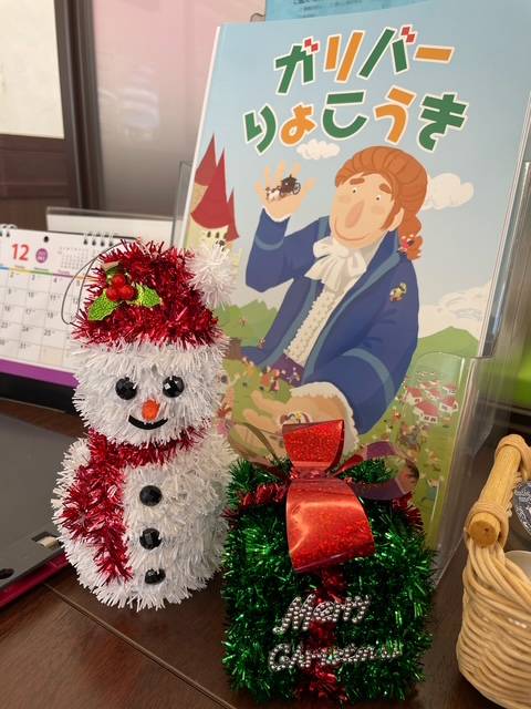 店内をクリスマスに飾りつけ(^^)