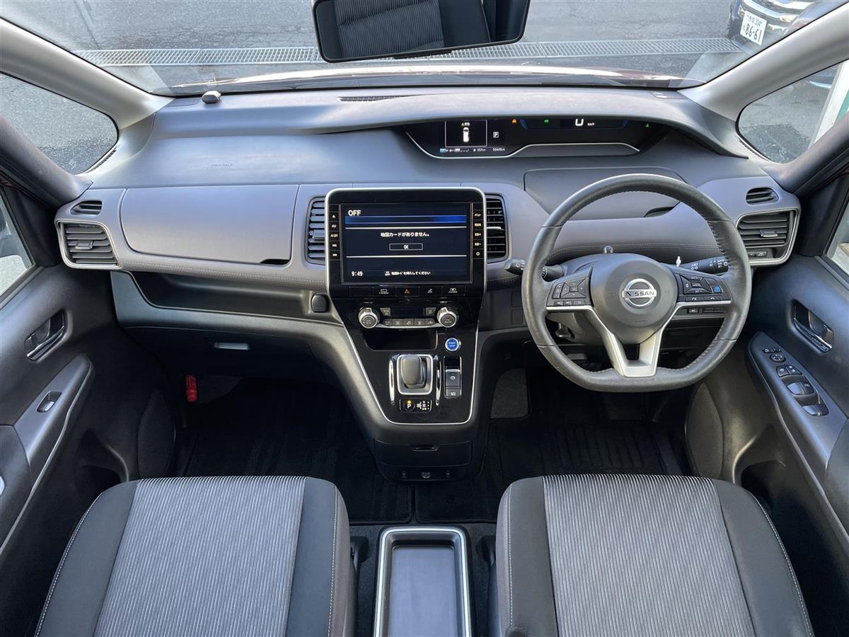 ファミリー層に大人気☆おでかけがもっと楽しくなる【セレナ】をご紹介いたします！02