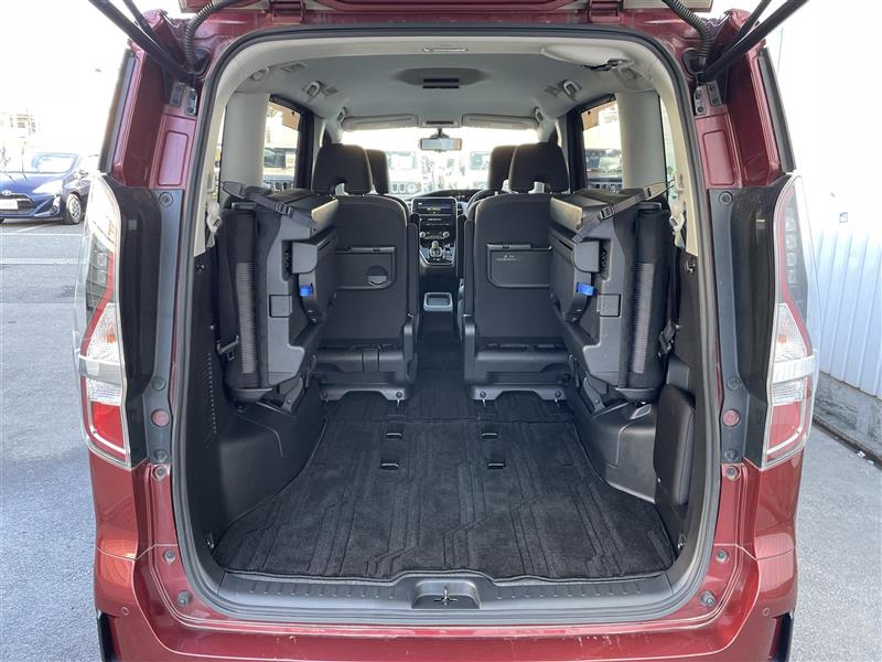 ファミリー層に大人気☆おでかけがもっと楽しくなる【セレナ】をご紹介いたします！03