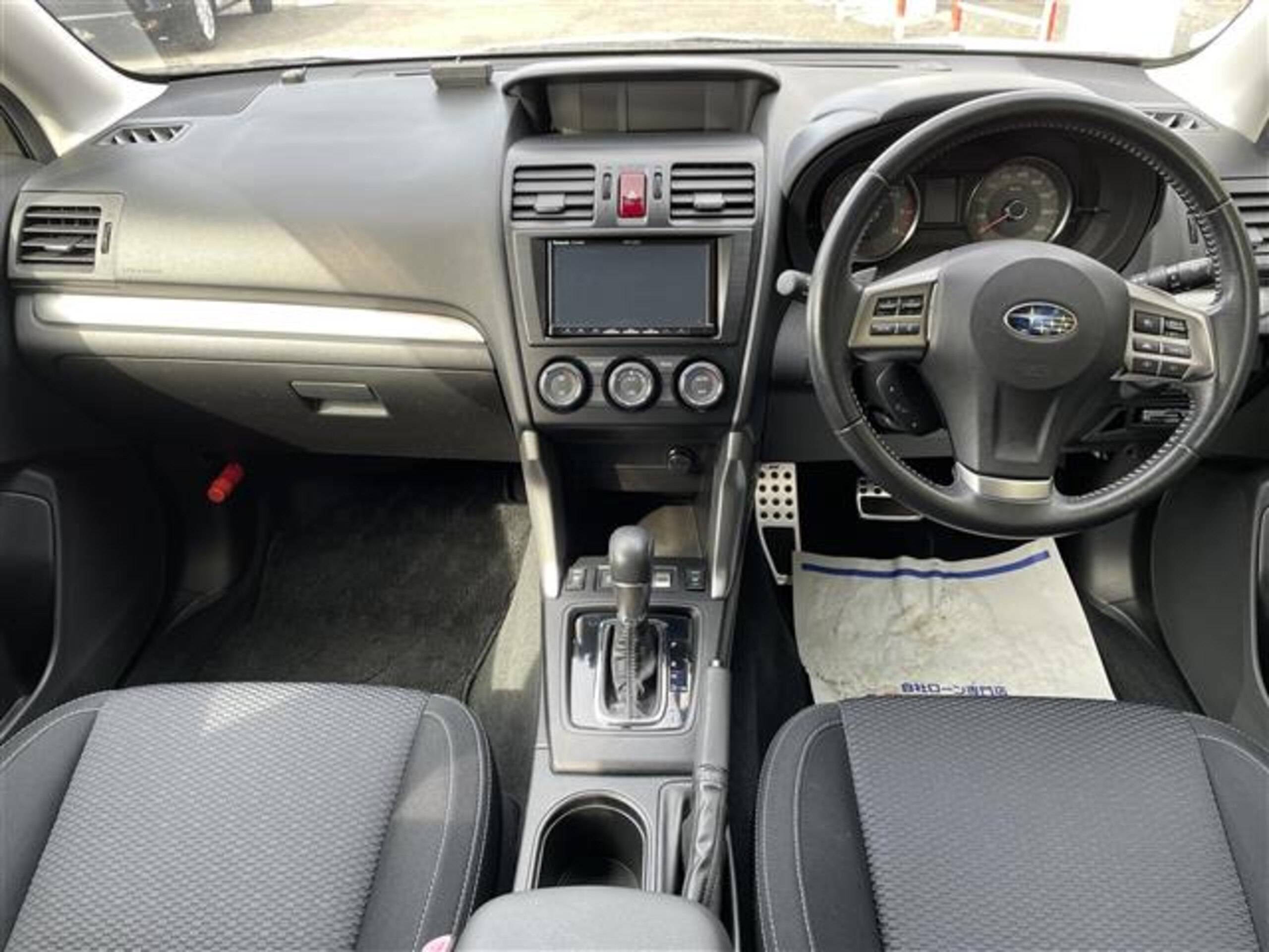 在庫情報“フォレスター2.0i-Sアイサイト”2013年式サテンホワイトパール!02